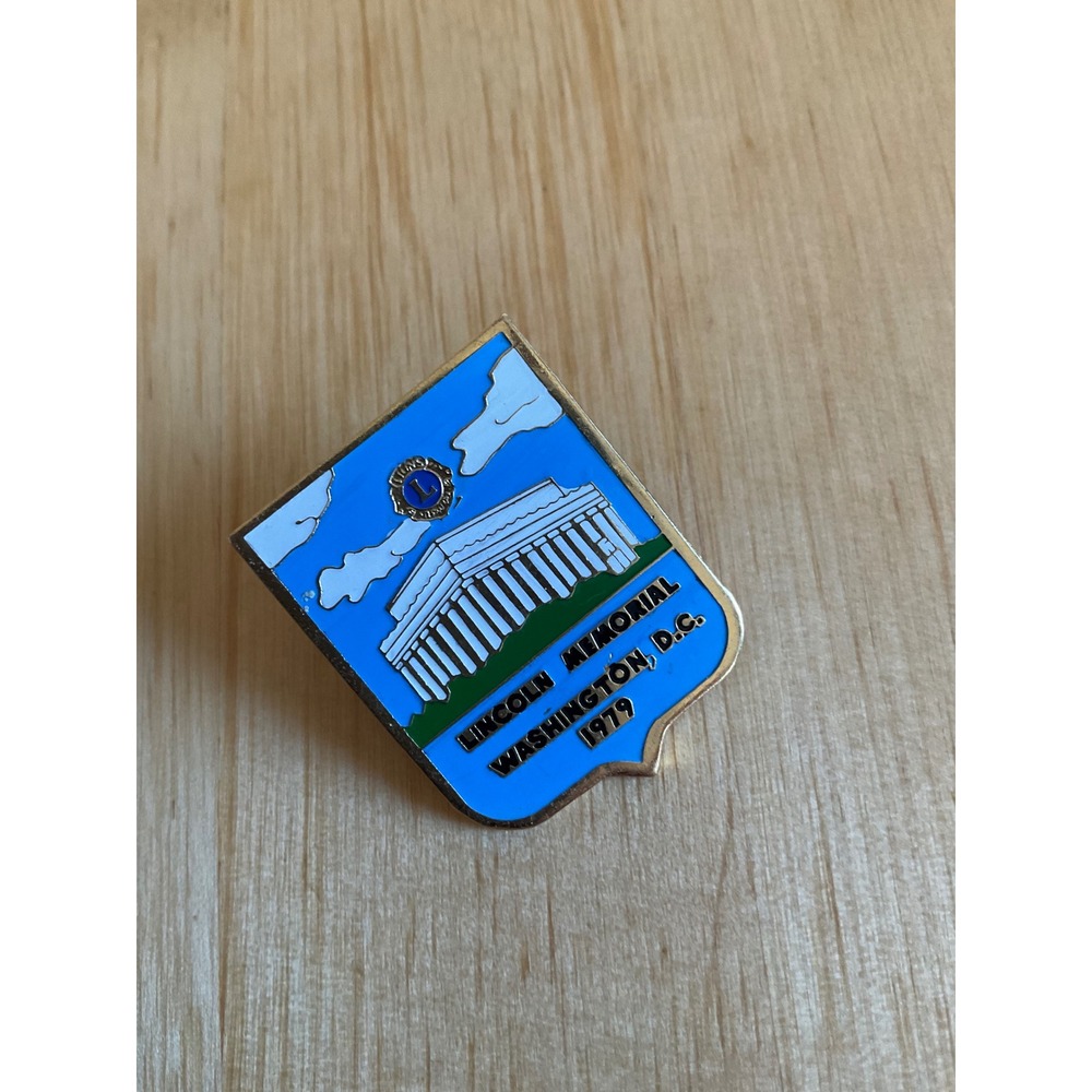 Vintage 1979 Lions Club Lincoln Memorial Washington DC Lapel Pin Enamel Shield
